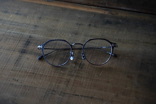 【 黒の系譜 】新定番 ”ダメージドブラック”